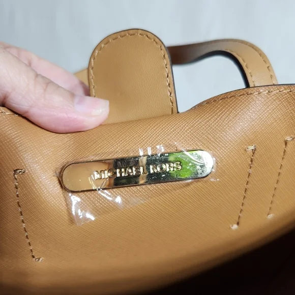 Michael Kors Vincent Small Tan Leather Tote Bag New With Tags And Packaging - Picture 7 of 14